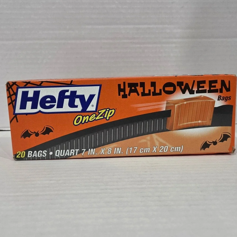 Hefty OneZip Halloween Bags 20 Count Quart Slider Storage Trick or Treat Haunted